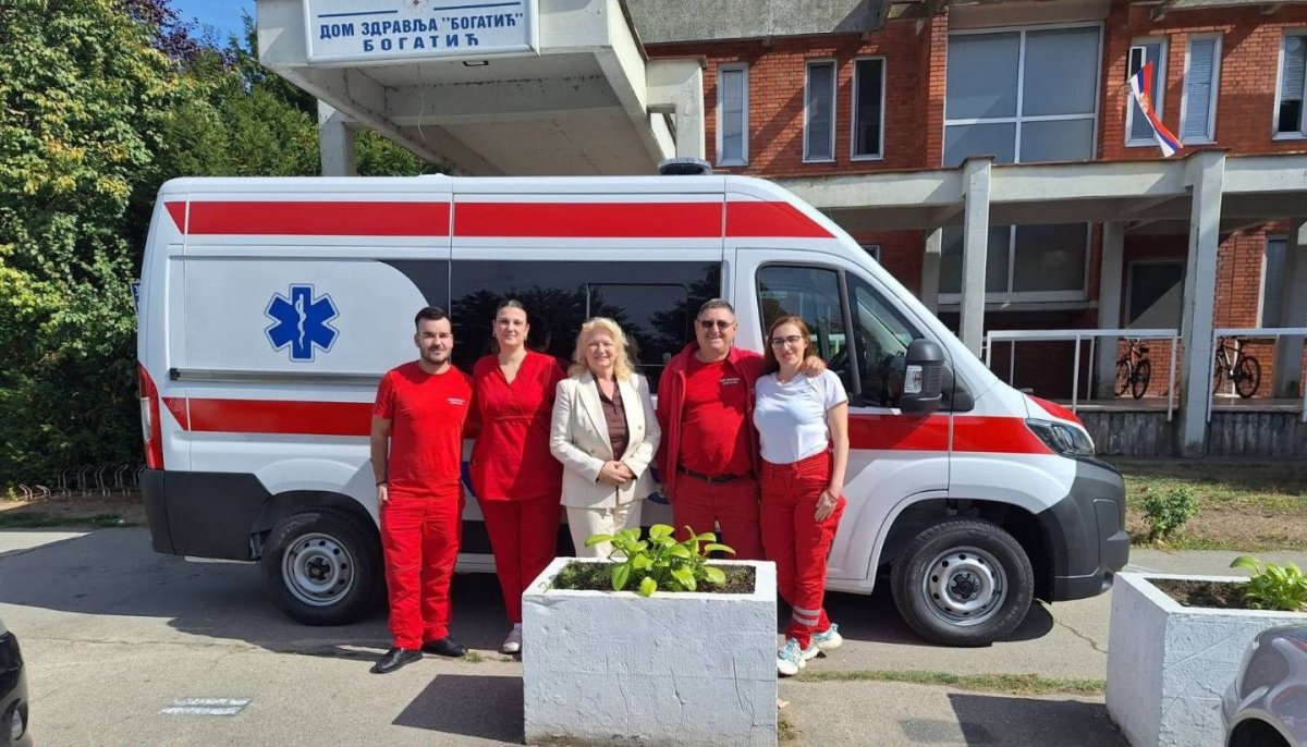 Bogatić dobio novo sanitetsko vozilo - Lončar: "Pokretna bolnica koja spasava živote"