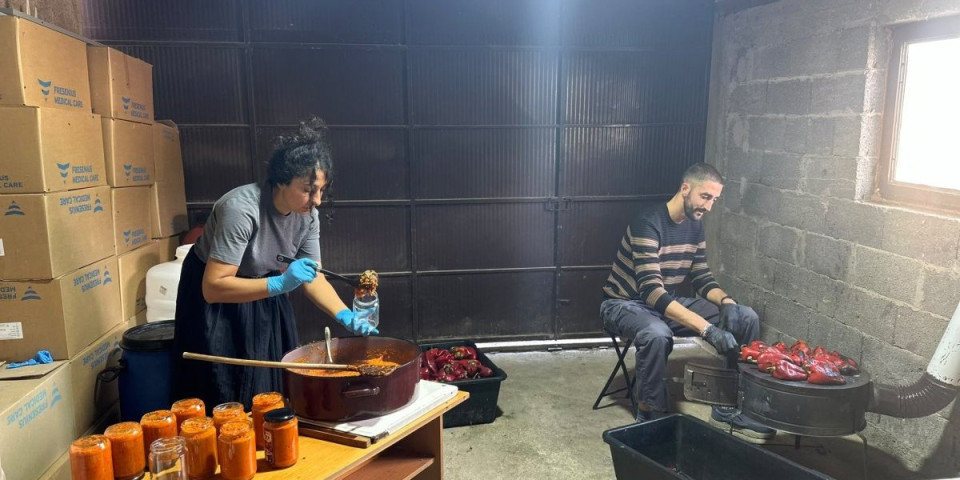 Evo kako Martići pripremaju ajvar: Otkrili su recept za dobru zimnicu