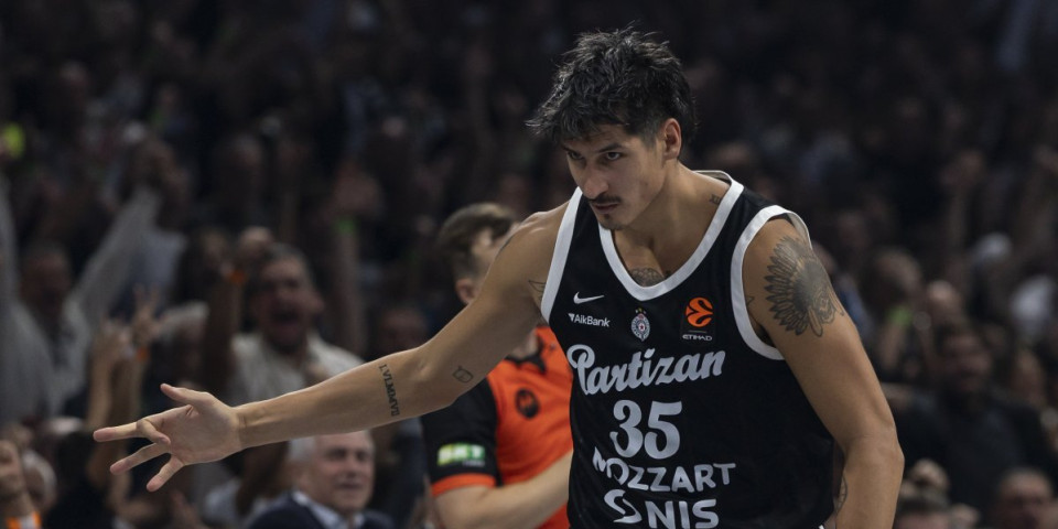 Derek Vilis se povredio, a sada se oglasio!
