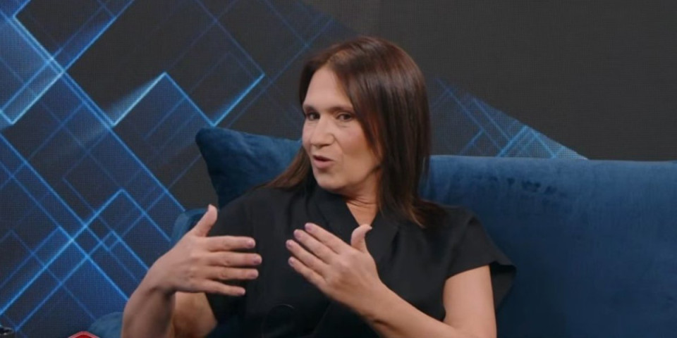 "Lakić je neprofesionalan igrač" Radina majka oštro osudila kapitena Crvenog tima: "On je..." (VIDEO)