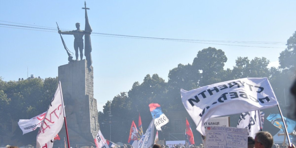 Moša! Blokaderi najavljivali veliki skup u Kragujevcu, a ono ćorak - Preciznim brojanjem utvrđeno koliko ih se skupilo
