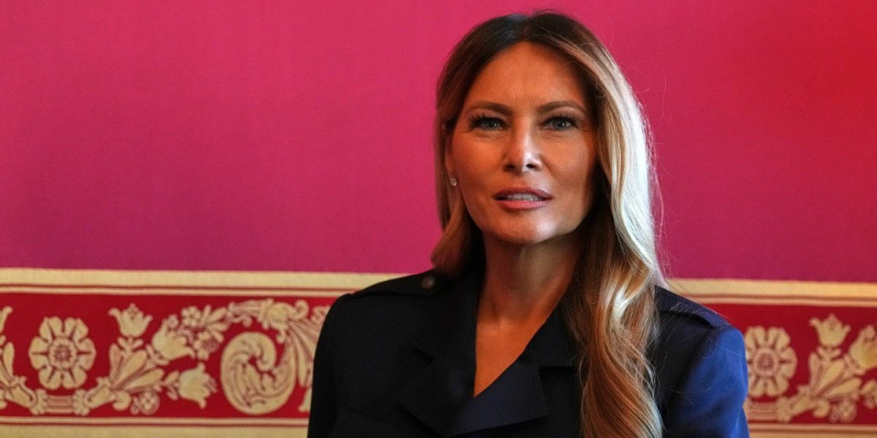 Melanija ukrala svu pažnju: U safari odelu oborila sve sa nogu - Mreže gore zbog njenih stajlinga (FOTO)
