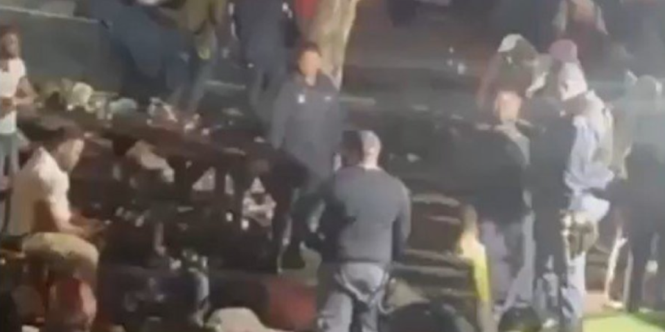 (VIDEO) Prvi snimci masakra, sa AK-47 rešetali ljude, broj mrtvih raste! Najmanje 27 poginulih, ovakva tragedija se ne pamti