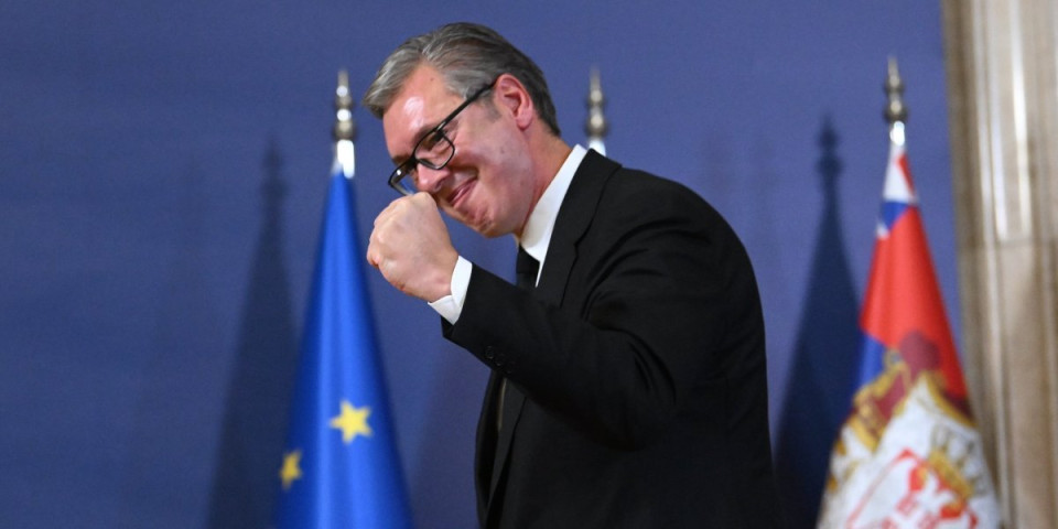 Patriota, državnik, lider: Naprednjaci zahvalju Vučiću na borbi za Srbiju