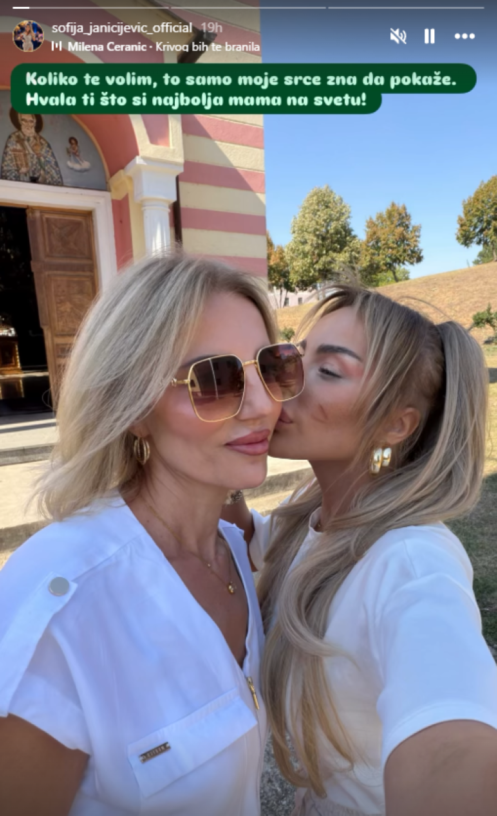 I ona se oparila od dekice! Sofija Janićijević objavila fotografiju majke: Dane joj otplaćivao kredite (FOTO)