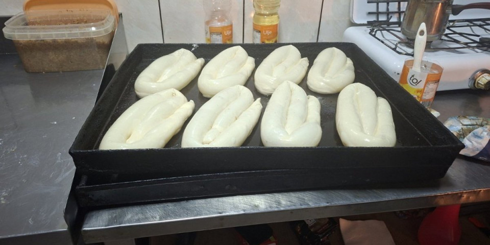 Gastro-čudo iz Majdanpeka: Burek iz poslastičarnice putuje do Beča, Italije, Azejberdžana