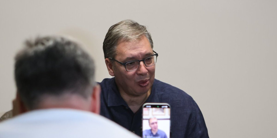 Vučić nikad jasniji: "Nasiljem nećete osvojiti vlast, vaše bajke za malu decu i planovi stranaca su provaljeni" (FOTO)