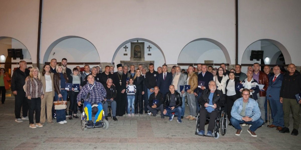"Oni su branili kućni prag i svoje ognjište": Uručene Boračke spomenice ratnim vojnim invalidima i porodicama palih boraca