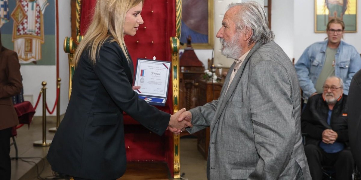 Milica Djurdjević Stamenkovski uručila je Boračke spomenice ratnim vojnim invalidima i porodicama palih boraca 