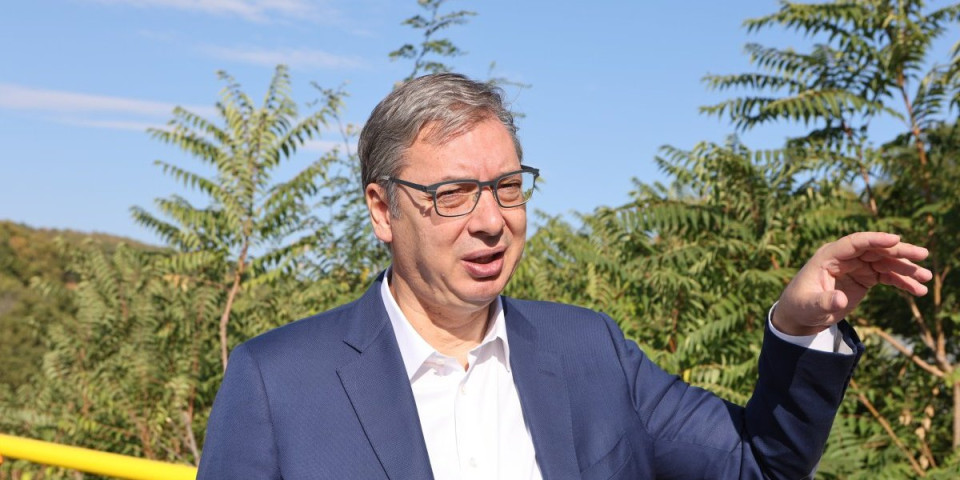 "Ovo je vlaško srce Srbije, ovde je veran i lojalan narod": Vučić se obratio građanima - Pogledajte kako je dočekan (FOTO)