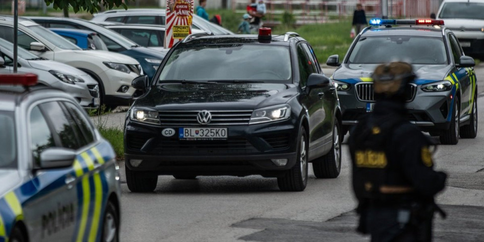Horor u Slovačkoj! Osmak nožem napao dve nastavnice i učenicu: Policija i hitna pomoć odmah stigli na lice mesta