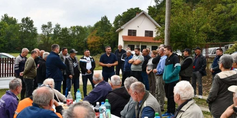 U Viljuši sunce ne zalazi: Ulica im sija kao pista