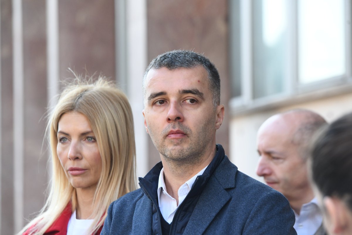Savo Manojlović preti novinarima i tužiocima: Ugašićemo RTS i sudićemo svima
