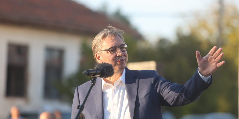Blokaderi traže da stranci uhapse Vučića, pa napali i Srbe iz Republike Srpske: Oni su monstrumi! (VIDEO)