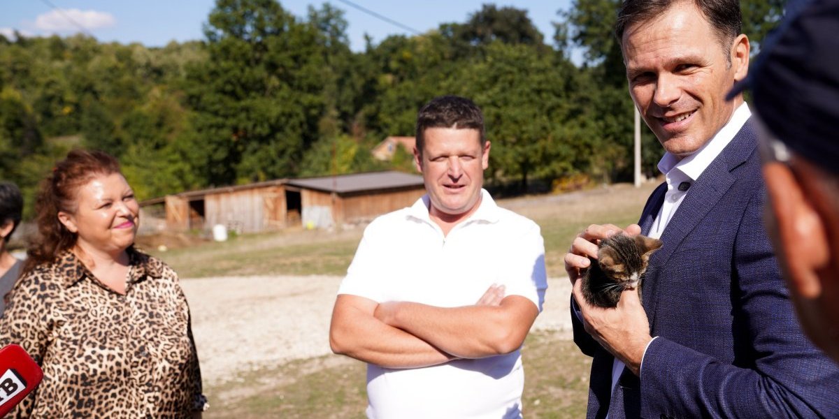 Siniša Mali u Rogači posetio porodicu Bujagić