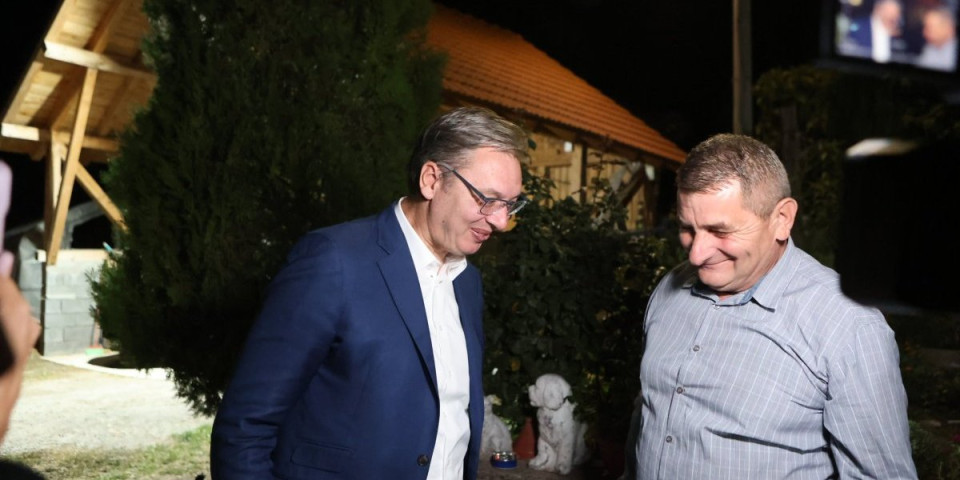 Iz minuta u minut: Vučić stigao u mesto Krš kod Majdanpeka (FOTO, VIDEO)