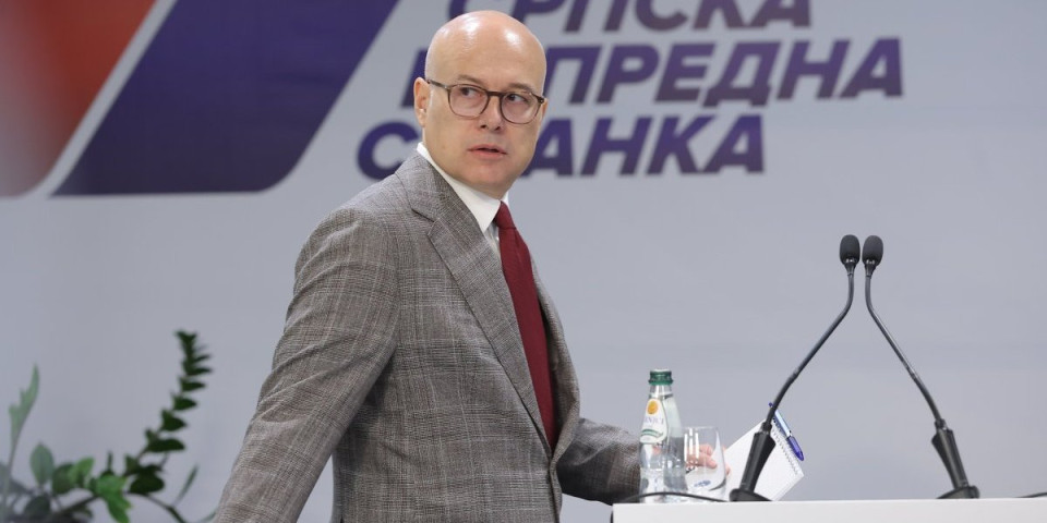 "Nećemo dozvoliti blokadersko prekrajanje istorije!" Vučević najoštrije osudio sramnu izjavu Bakića o Vladiki Nikolaju!
