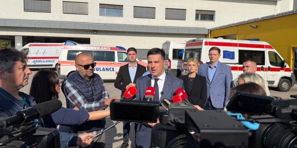 "Niko ne može da se krije iza svoje titule"! Pavlović osudio nasilje u Nišu i Novom Sadu: Uzmete šipku i probate nekome da ugrozite život