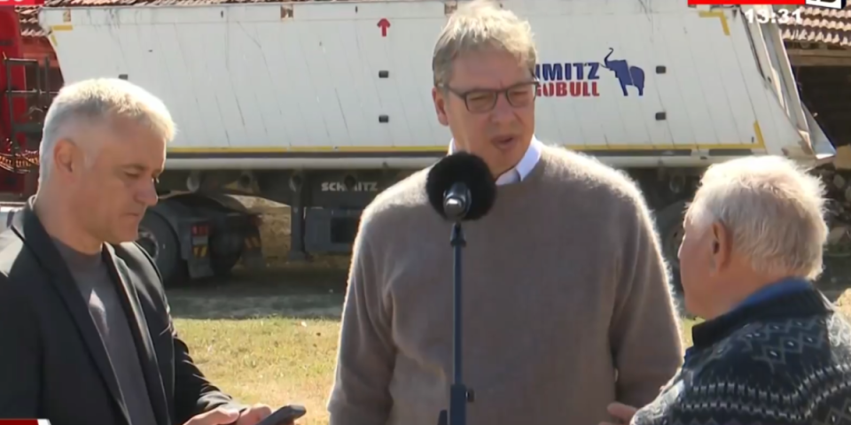 Vučić u selu Izatovci! Obilazi farmu Nikolov - Srećan sam kada vidim kuću punu dece (FOTO/VIDEO)
