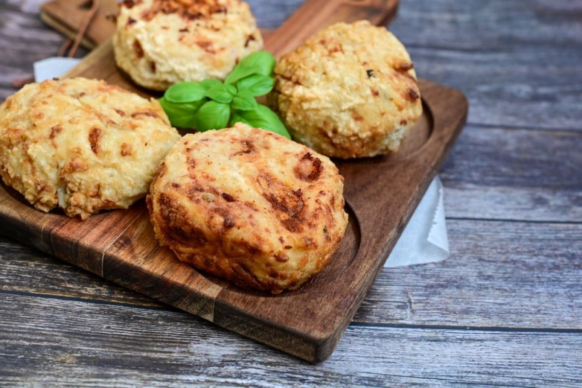 Recept koji ćete sačuvati: Sirne pogačice za doručak gotove za 8 minuta