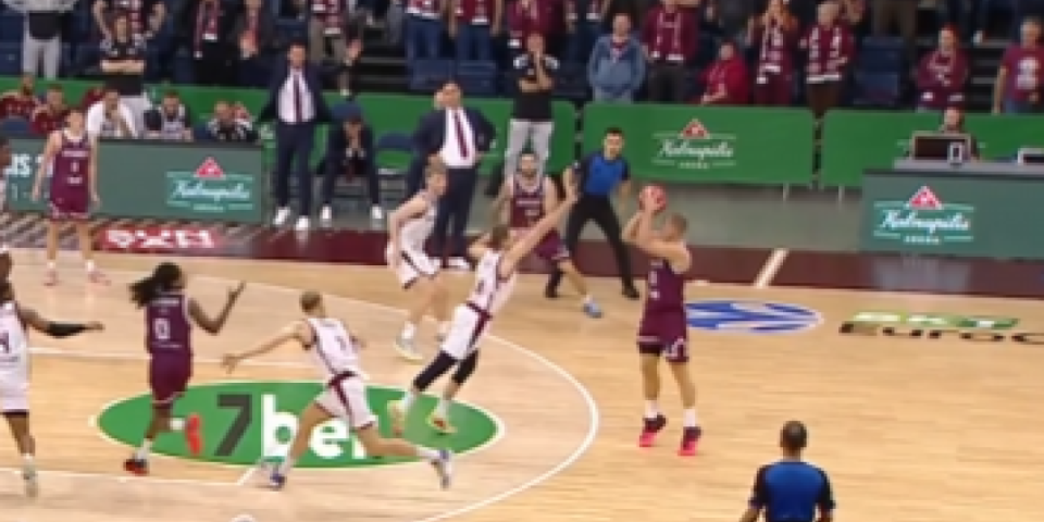 Vrhunski potez Jaramaza: Bivši košarkaš Partizana trojkom u poslednjoj sekundi srušio Bosnu (VIDEO)