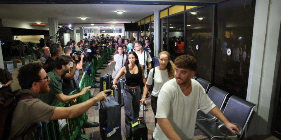 Zašto su u avionu bila i dvojica pilota u civilu: Otkriven detalj koji je prelomio sudbinu 174 putnika!