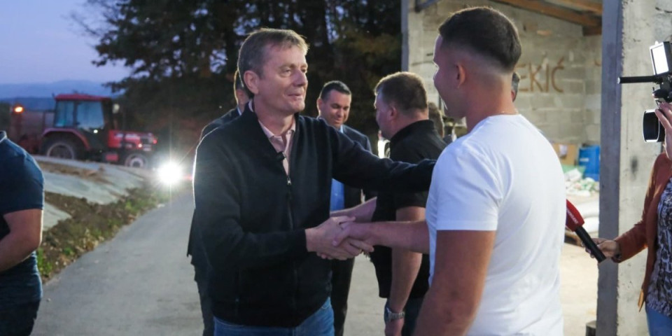 Počelo uređenje puteva, stara škola dobija novu namenu! Glišić u Čačku - Evo šta se sve radi (FOTO)