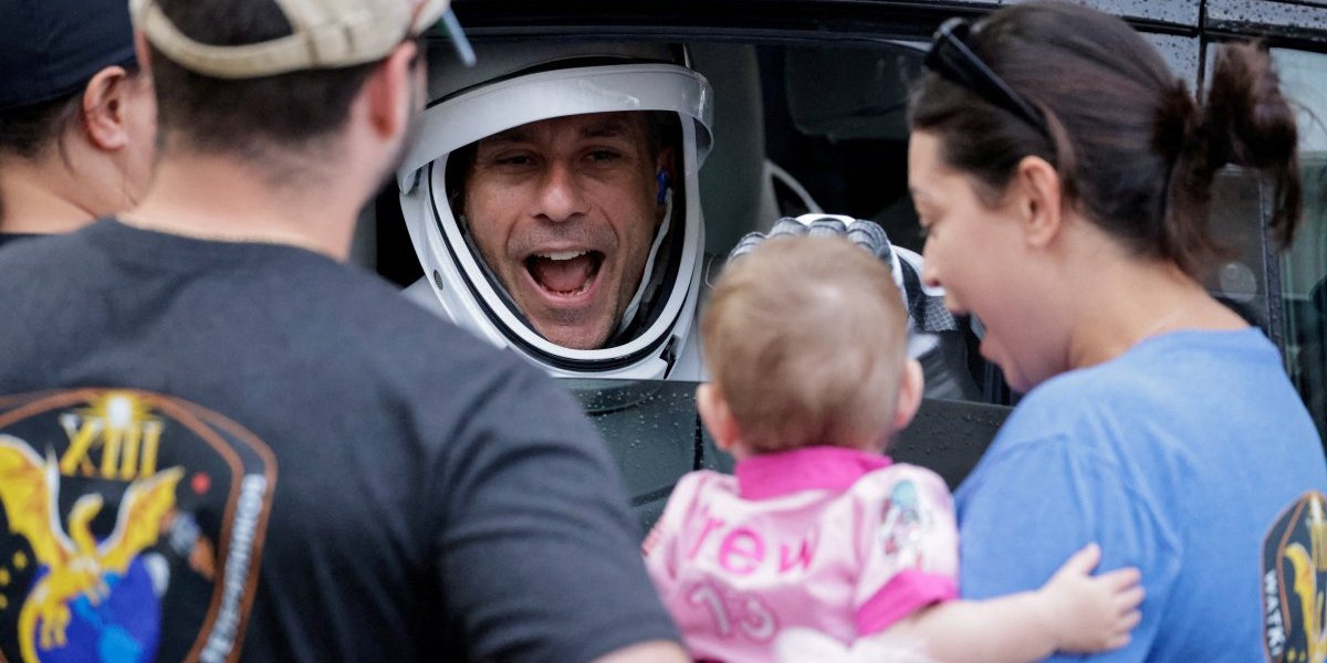 Florida Astronaut se pozdravlja sa porodicom
