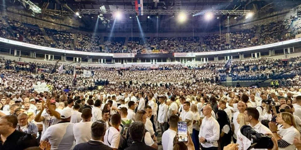 "Bez ove države ne bismo mogli da spasimo našu decu": Potresne reči majke čija se ćerka borila za život - Lek im stigao za samo tri dana