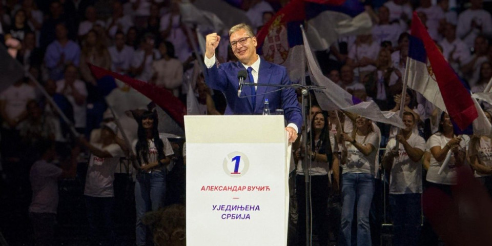 Pogledajte ove spektakularne prizore! Cela Srbija stala uz Vučića - Evo kako je izgledao skup "Ujedinjene Srbije" u Areni (FOTO/VIDEO)