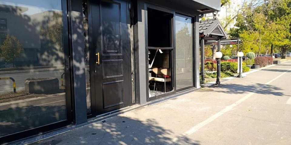 Kamere snimile ključni detalj požara u poznatom kafiću na Novom Beogradu: Policija traga za dve osobe