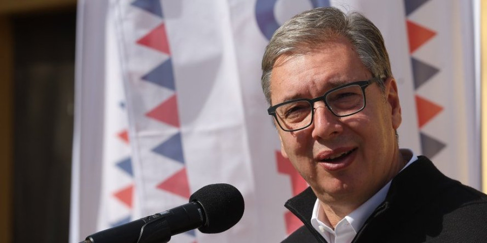 Vučić u Srbobranu: Mulj i talog su isplivali na površinu, neki misle da će nasiljem nešto da postignu (FOTO, VIDEO)