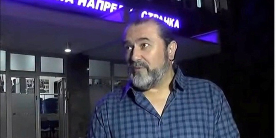 Bizarno: Ginekolog s blokaderske liste Vladimir Savić trguje sa strankama po principu "ko da više"