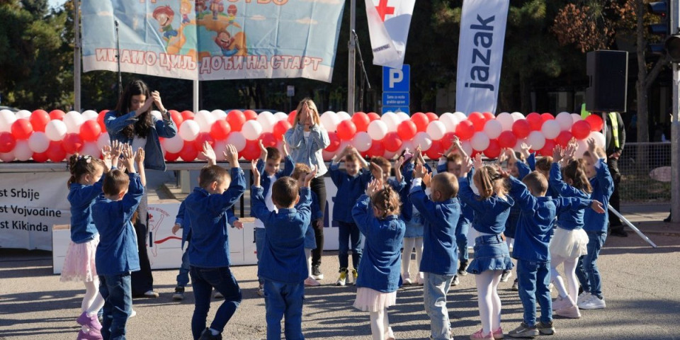 "Trka za srećnije detinjstvo" održana u Kikindi, uz podršku Jazak vode