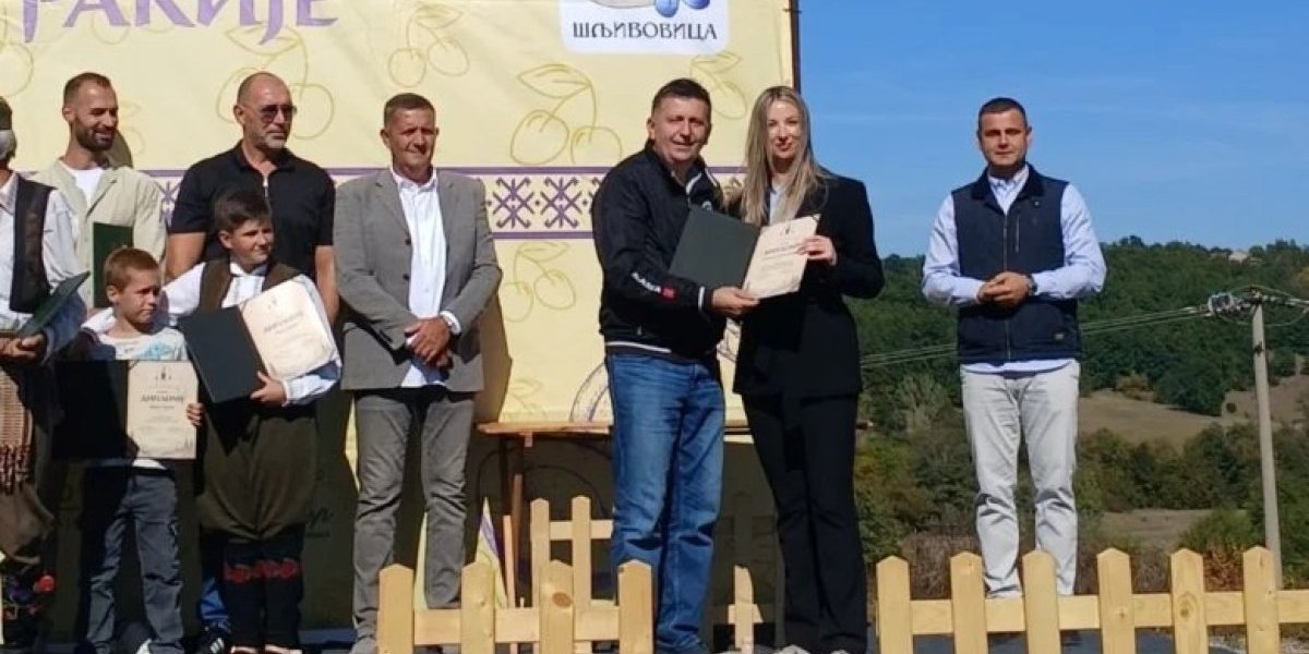 Najbolja rakija iz ženske ruke - Zlatnu medalju za kvalitet osvojila je Marijana Šobotović