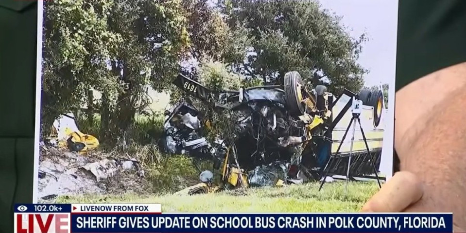 Horor na Floridi: Prevrnuo se školski autobus, ima mrtvih (VIDEO)