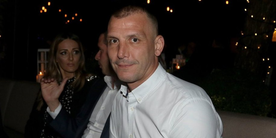 Ne zna čovek u koju pre da gleda! Ljudi u neverici koliko ćerke Dače Ikodinovića liče - On sija od ponosa (FOTO)