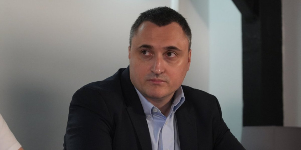 Pa, ovo je hit! Tupanjac upitao ko i zašto ga dovodi u vezu sa Crtom, a onda je usledio hladan tuš - Ovo morate da vidite (FOTO)