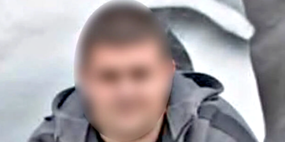 "Umesto da se vrati kući, sad je cela porodica zavijena u crno": Ovo je mladić koji je nastradao kod Aleksinca - Pozlilo mu za volanom, pa sleteli u jamu (FOTO)