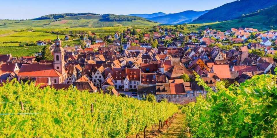 Grad kao iz bajke: Turisti ga obožavaju, a mnogi ne znaju za njega - "Ispao" pravo iz crtaća (FOTO)
