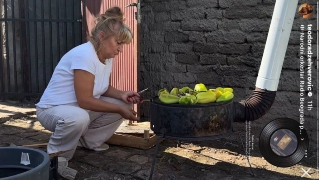 Džehverovići "do guše" u poslu! Dok mama Goca peče paprike, evo ko kao inspekcija sve kontroliše (FOTO)