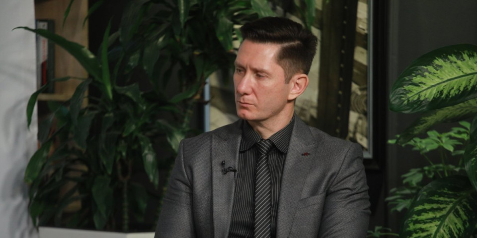 Dikić otkrio pakleni plan blokadera: Ukinuti pravo glasa neistomišljenicima, na silu terati narod na glasanje (VIDEO)