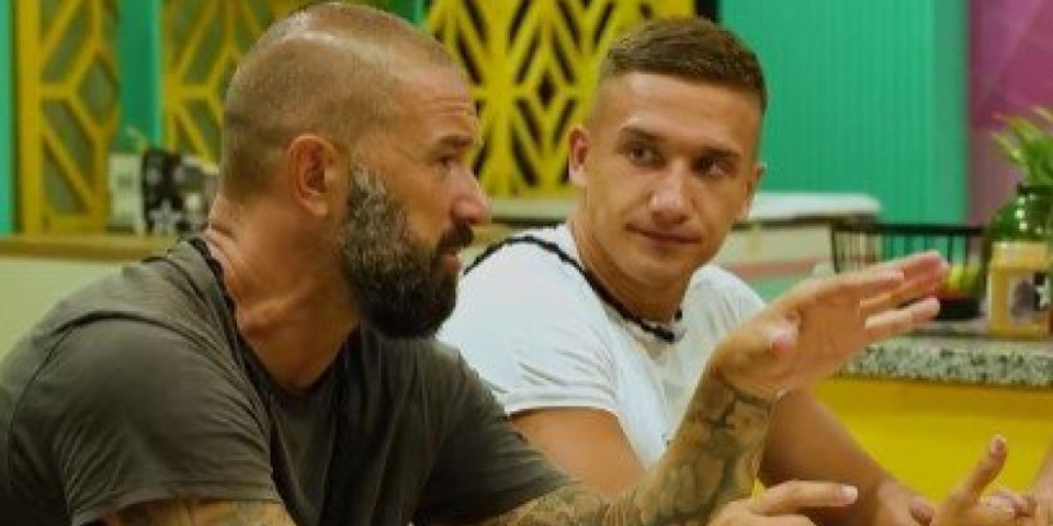 Crveni tim ovo ne prašta Mensuru: Veljko uputio direktnu poruku Ajdarpašiću, dramatična situacija