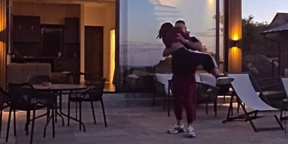 Ljubav ponovo cveta! Prevarila ga sa drugim i napustila - Sada iznajmili kući i vole se kao prvog dana (VIDEO)