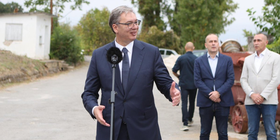 "Ideolozi blokadera uče decu da je vladika Nikolaj zločinac kao Stepinac": Vučić sa građanima na Oplencu! (FOTO/VIDEO)