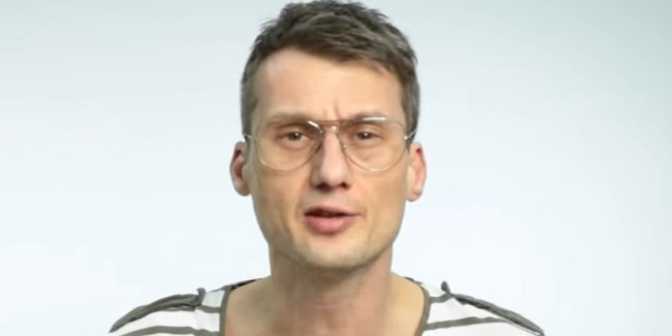 Tuga u Novom Sadu: Preminula čuvena televizijska zvezda (55), legendarni komentator izgubio životnu bitku!
