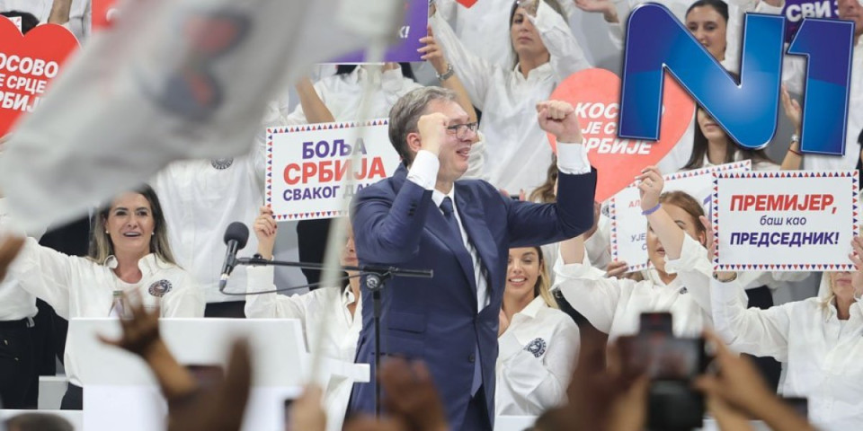 Lažovi, sram vas bilo! N1 izmislio brojku koju Vučić nije izgovorio: U naslov stavili 150.000, a on rekao nešto sasvim drugo (FOTO/VIDEO)