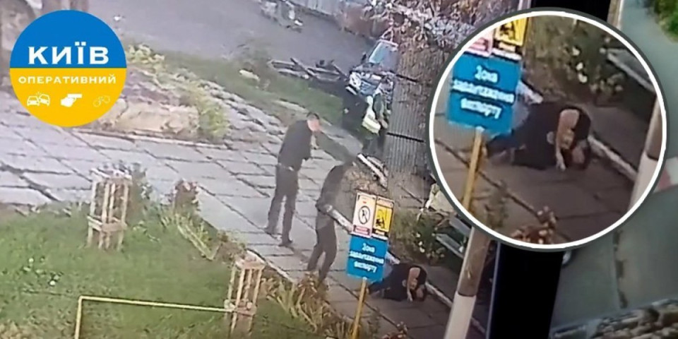 (UZNEMIRUJUĆI VIDEO) Horor usred Kijeva! Čovek se šetao ulicom, a onda se deo drona zario u njega: Nije poslušao upozorenje