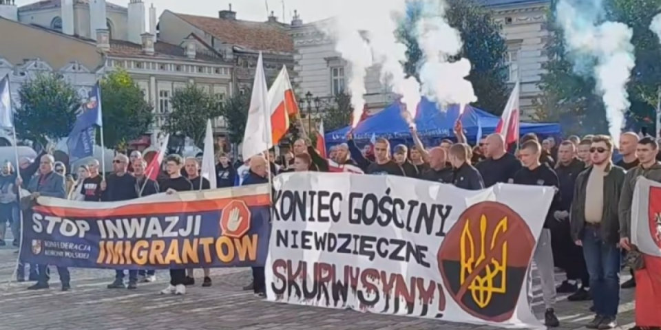 (VIDEO) "Bandera, napolje!" Počeo žestok obračun Poljaka sa Ukrajincima: Ubistvo sveštenika podiglo naciju, ovo se neće dobro završiti