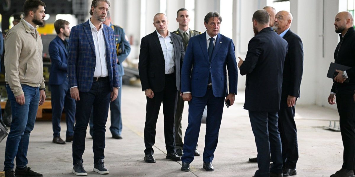 Ministar Gašić obišao fabrike Odbrambene industrije u Kragujevcu

